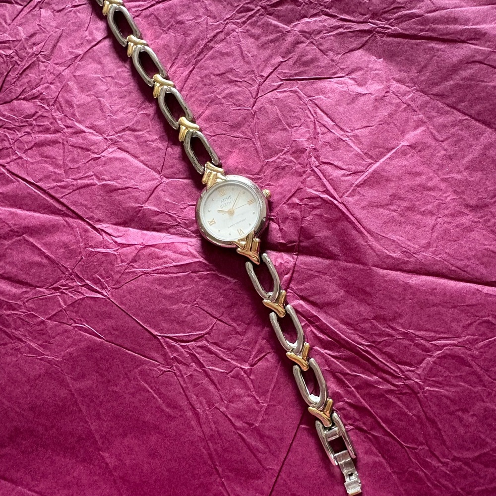 Anne Klein Gold Link Bracelet Vintage watch works perfect